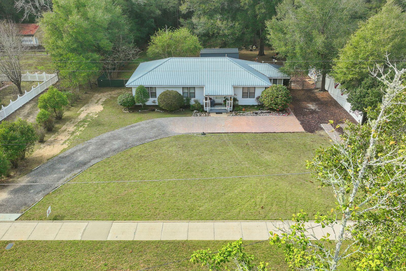 164 S 13th Street Defuniak Springs FL 32435