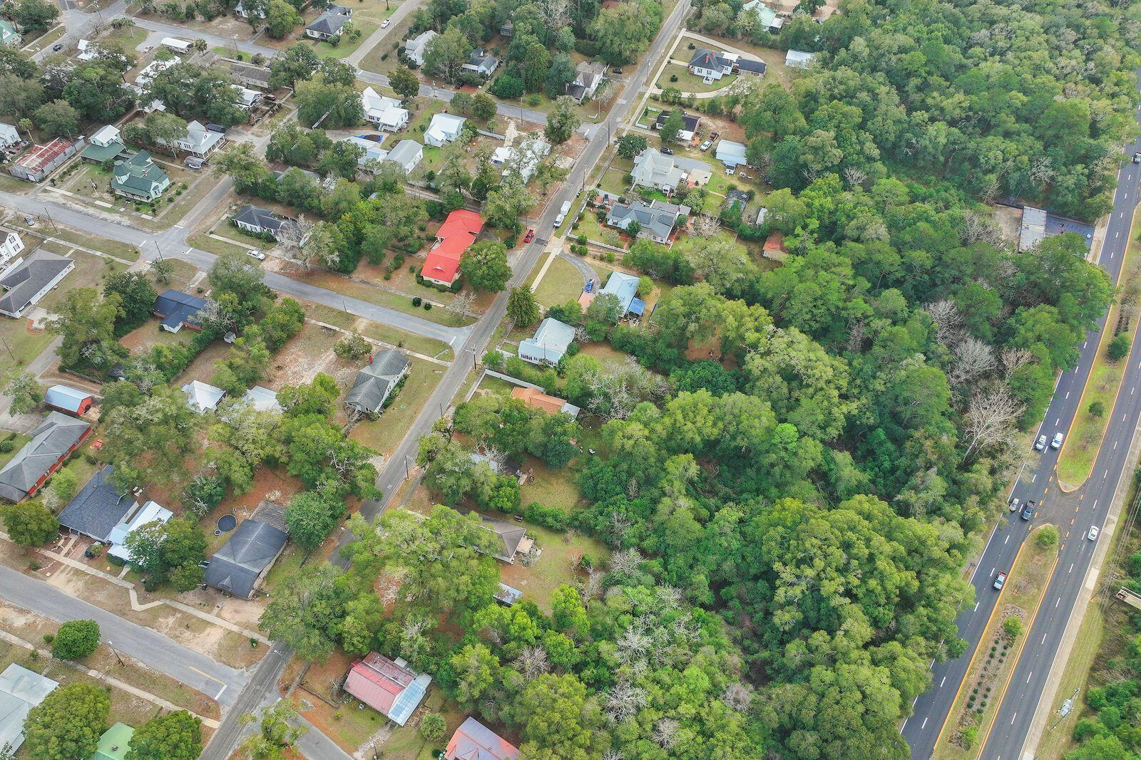164 S 13th Street Defuniak Springs FL 32435