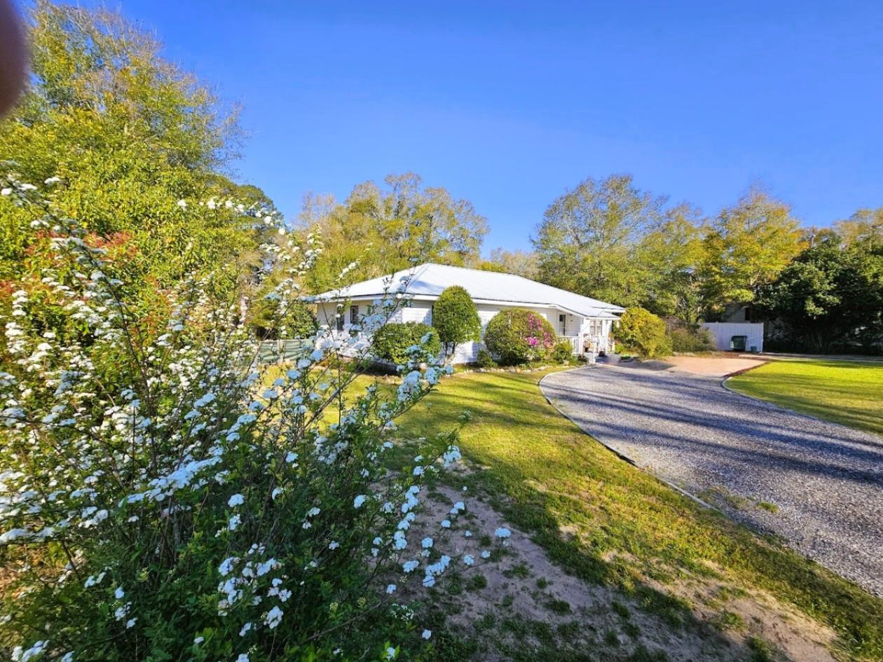 164 S 13th Street Defuniak Springs FL 32435