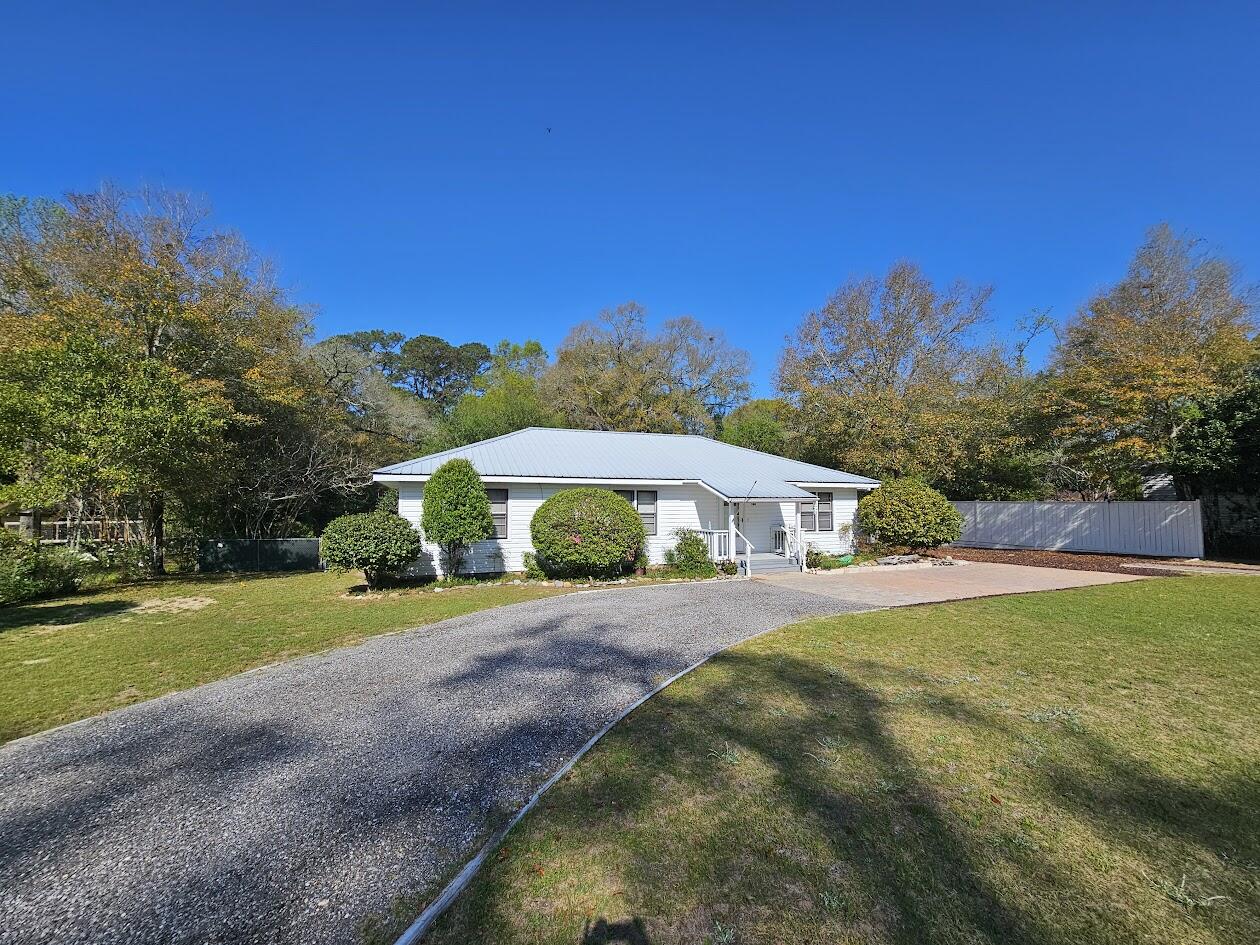 164 S 13th Street Defuniak Springs FL 32435