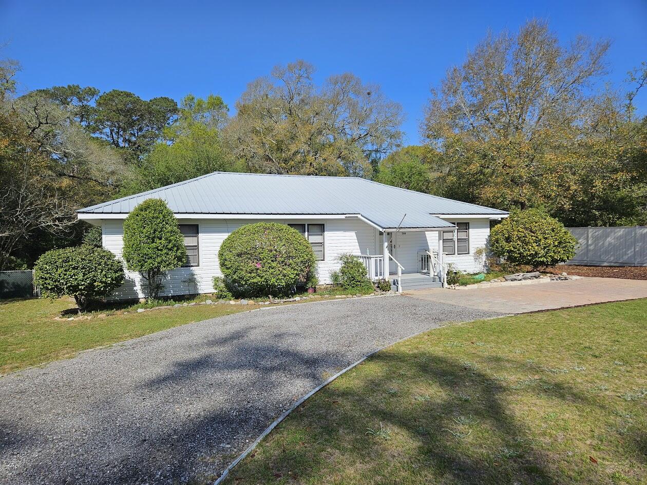 164 S 13th Street Defuniak Springs FL 32435