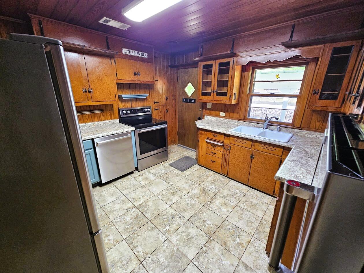 164 S 13th Street Defuniak Springs FL 32435