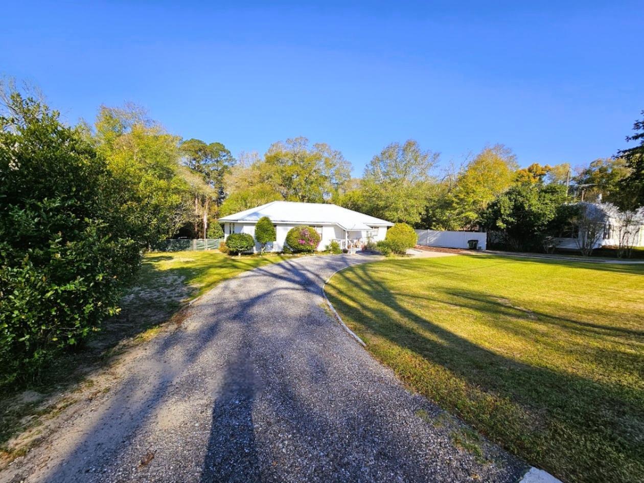 164 S 13th Street Defuniak Springs FL 32435