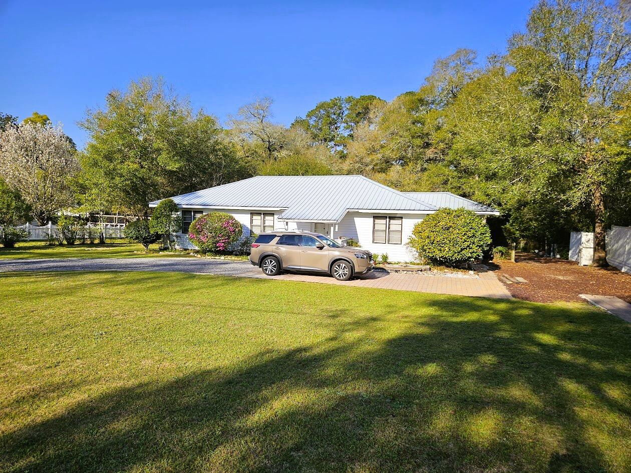 164 S 13th Street Defuniak Springs FL 32435