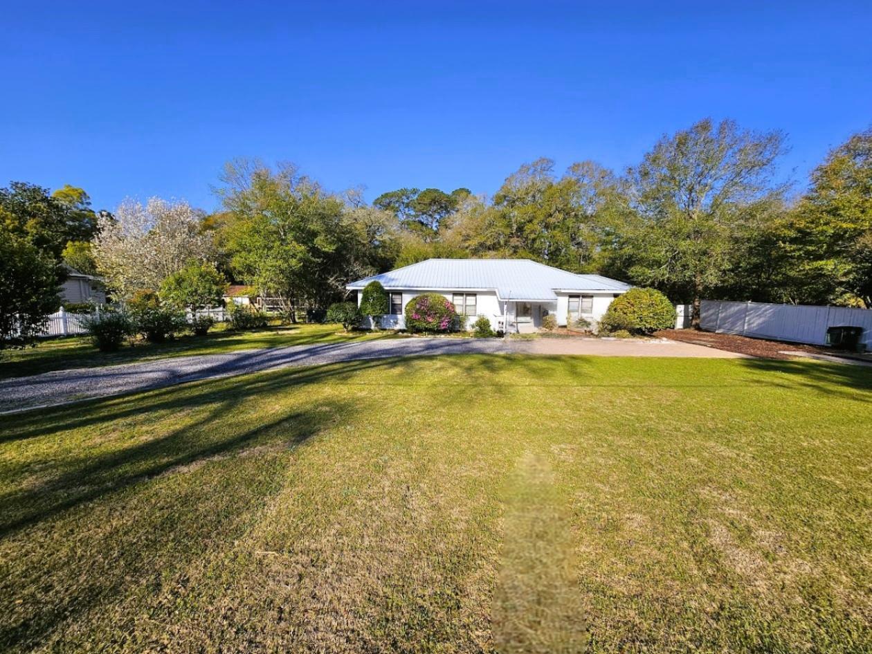 164 S 13th Street Defuniak Springs FL 32435