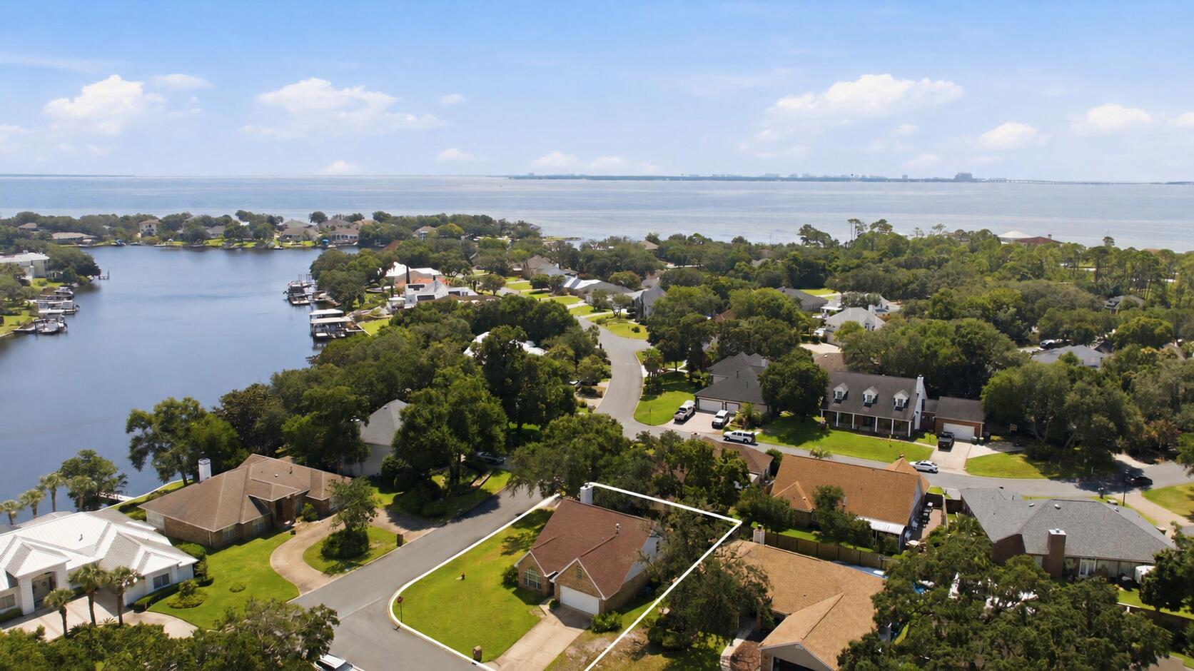 2812 Lee Trevino Court Shalimar FL 32579