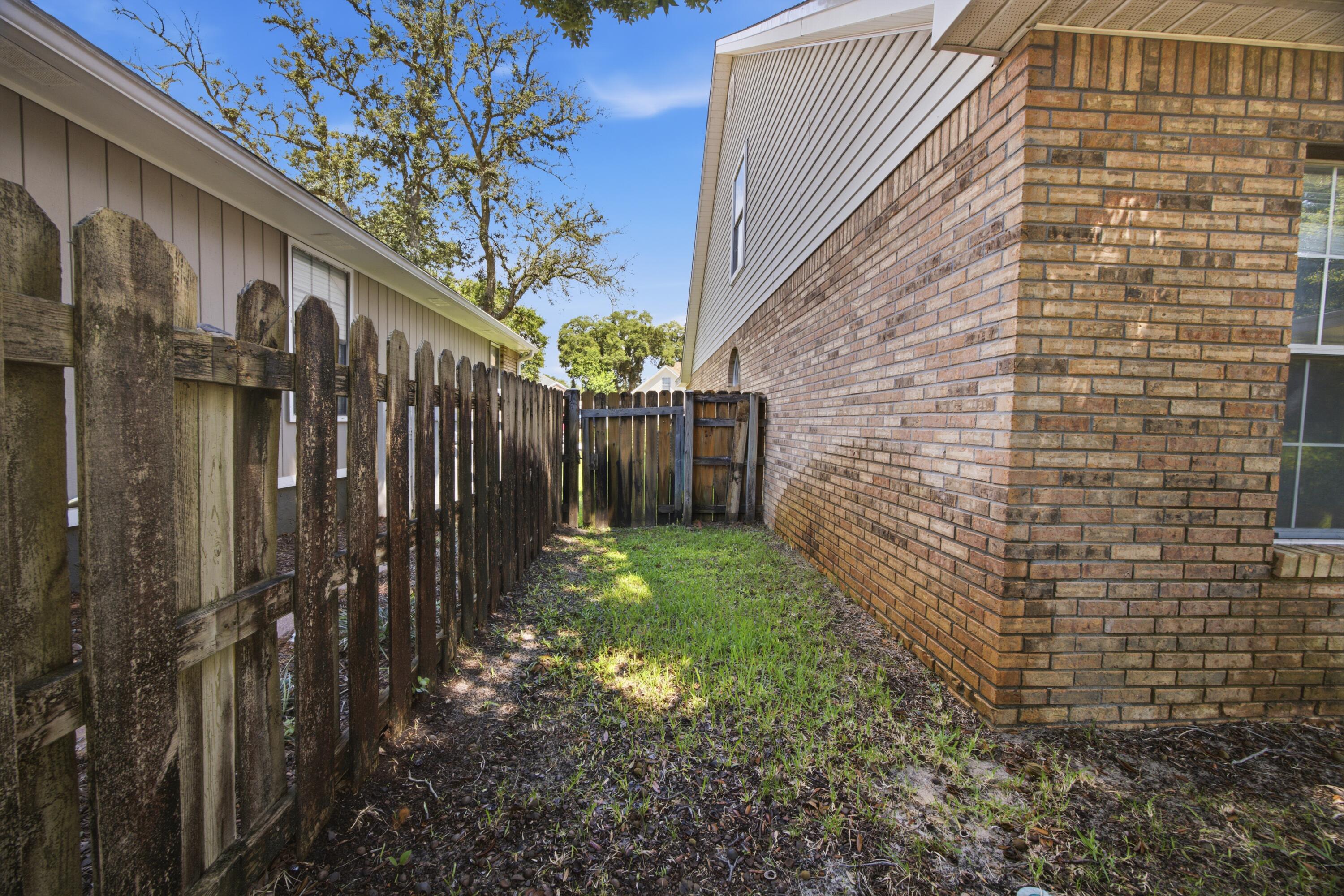 2812 Lee Trevino Court Shalimar FL 32579