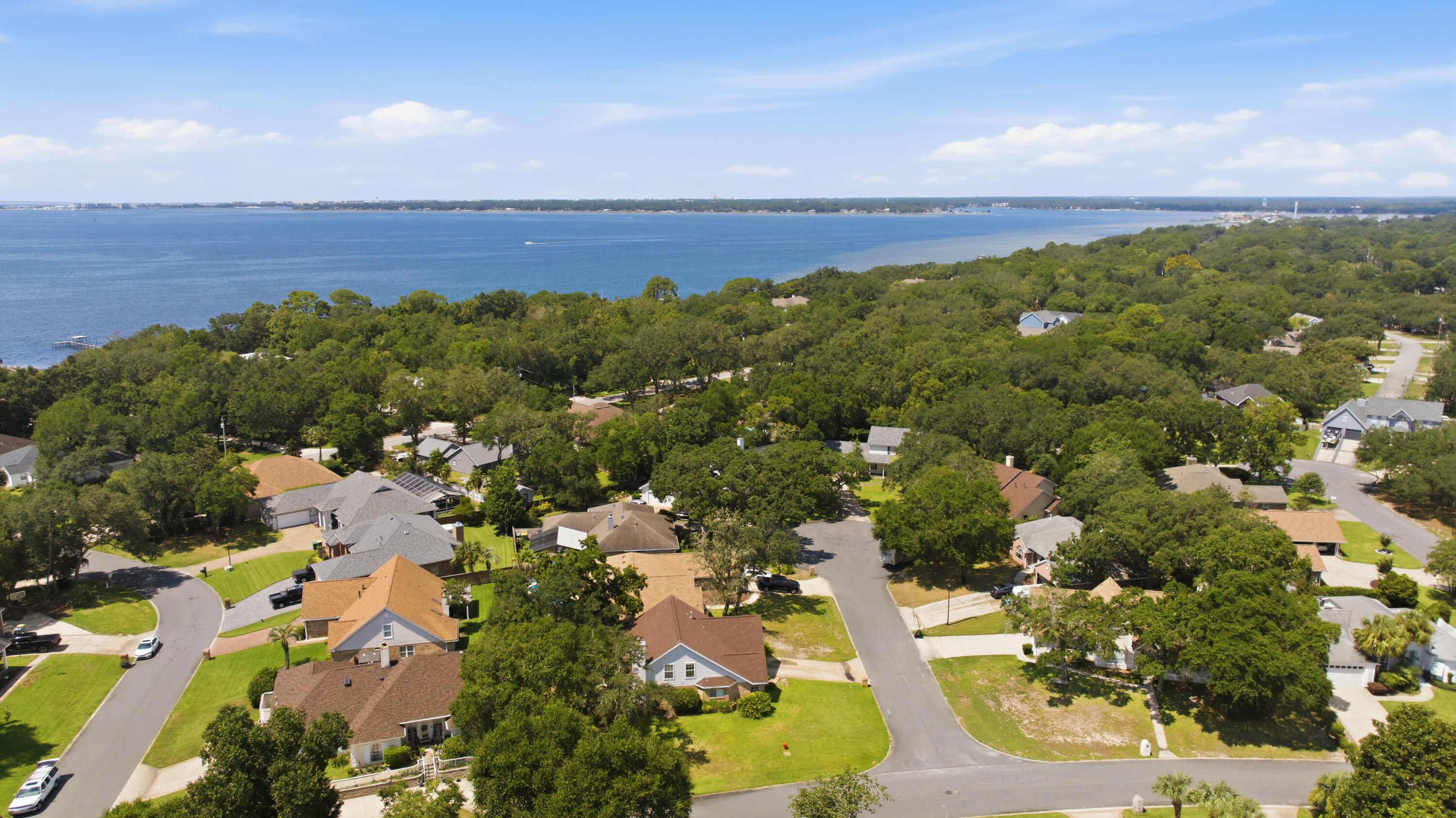 2812 Lee Trevino Court Shalimar FL 32579