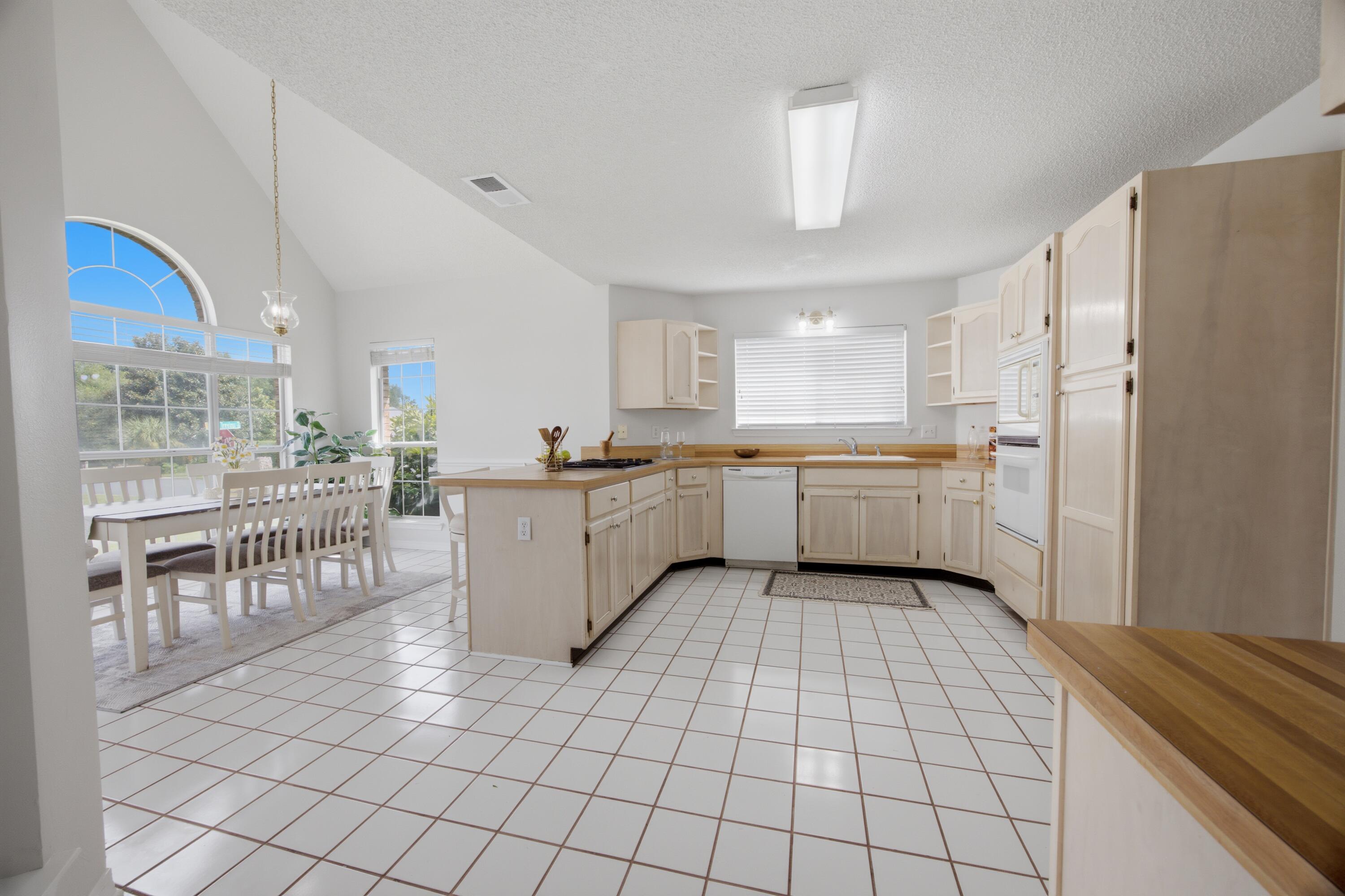 2812 Lee Trevino Court Shalimar FL 32579