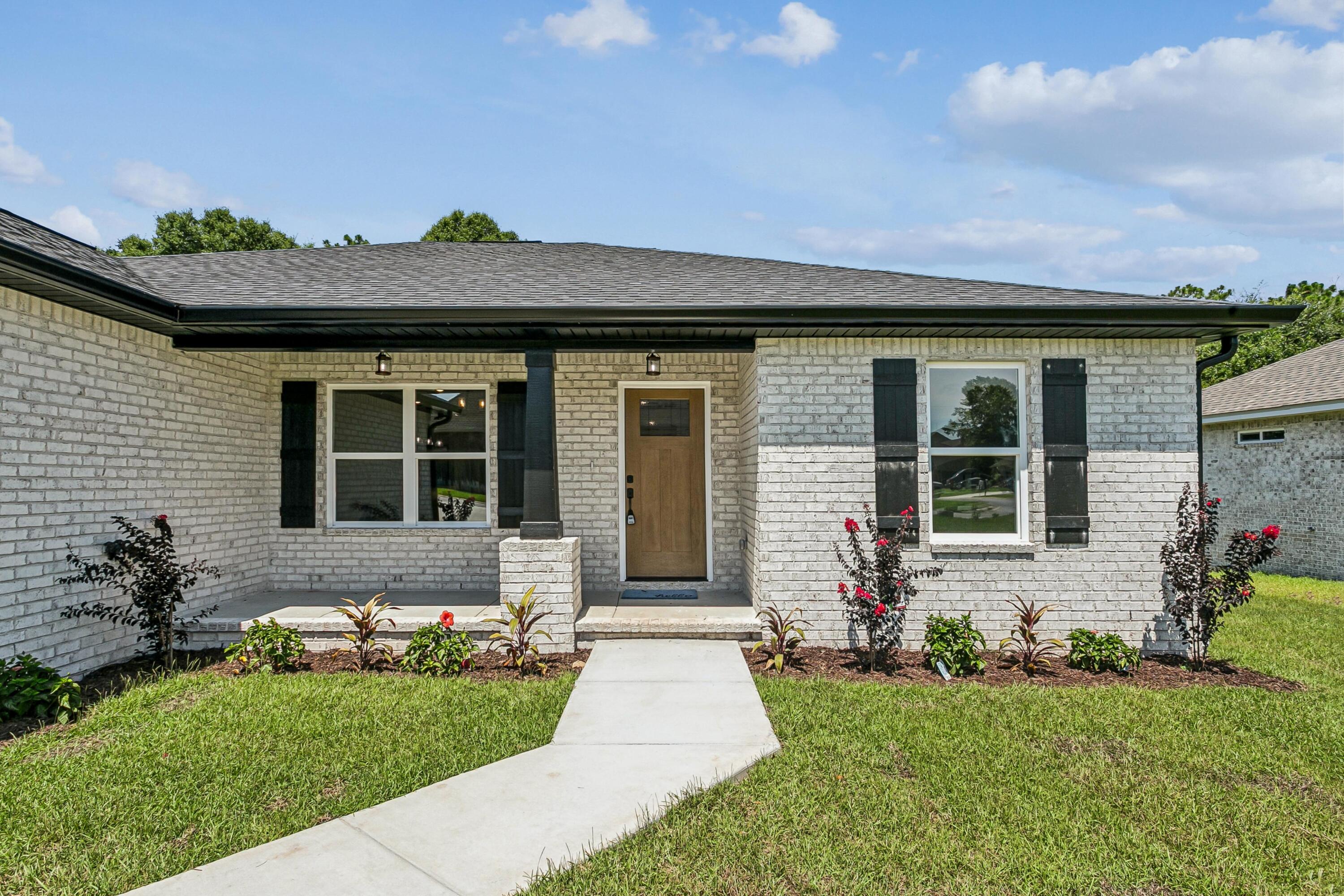 249 Paradise Palm Circle Crestview FL 32536