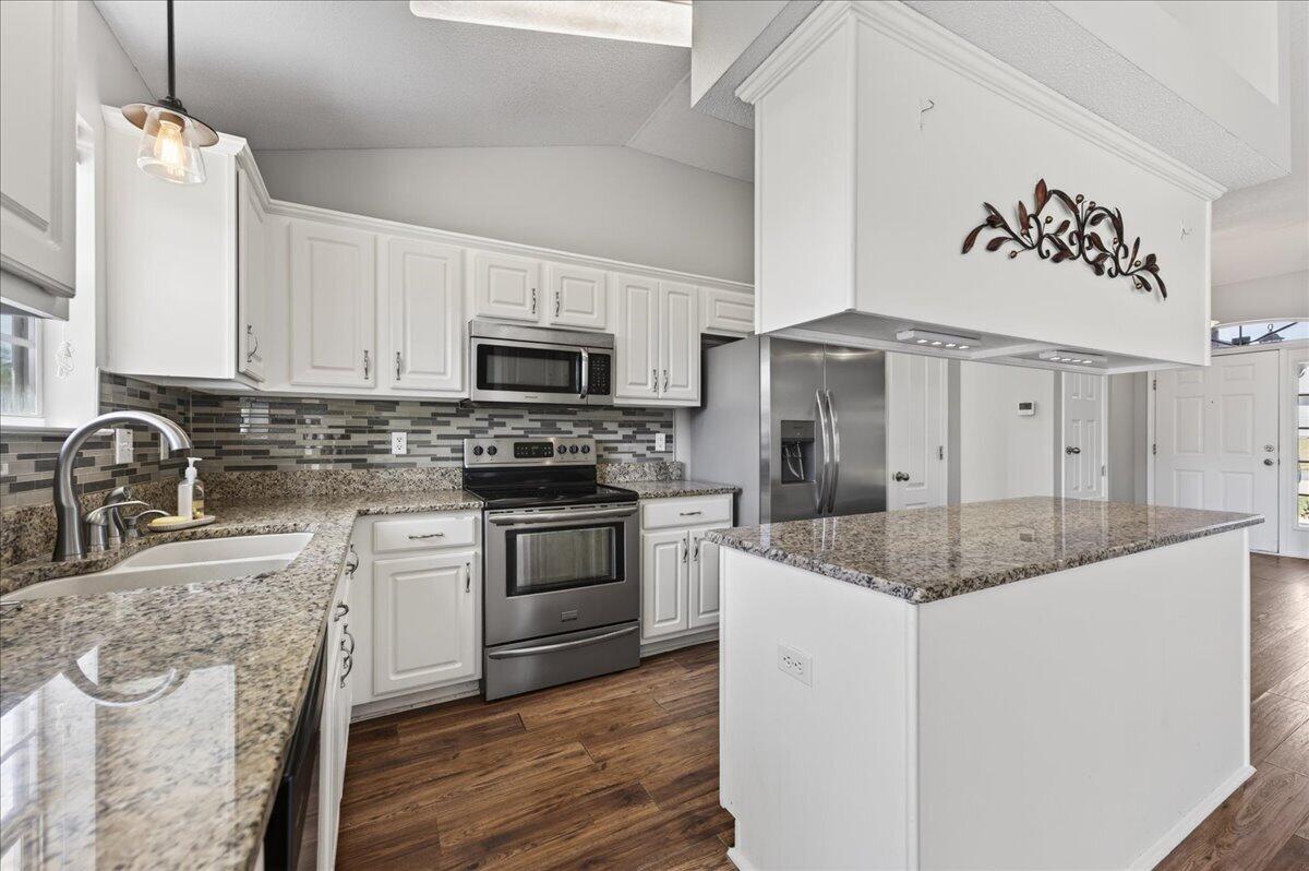 1945 Shadow Lake Drive Gulf Breeze FL 32563