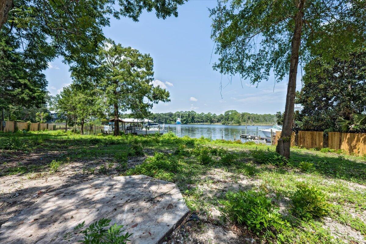 212 White Street Niceville FL 32578