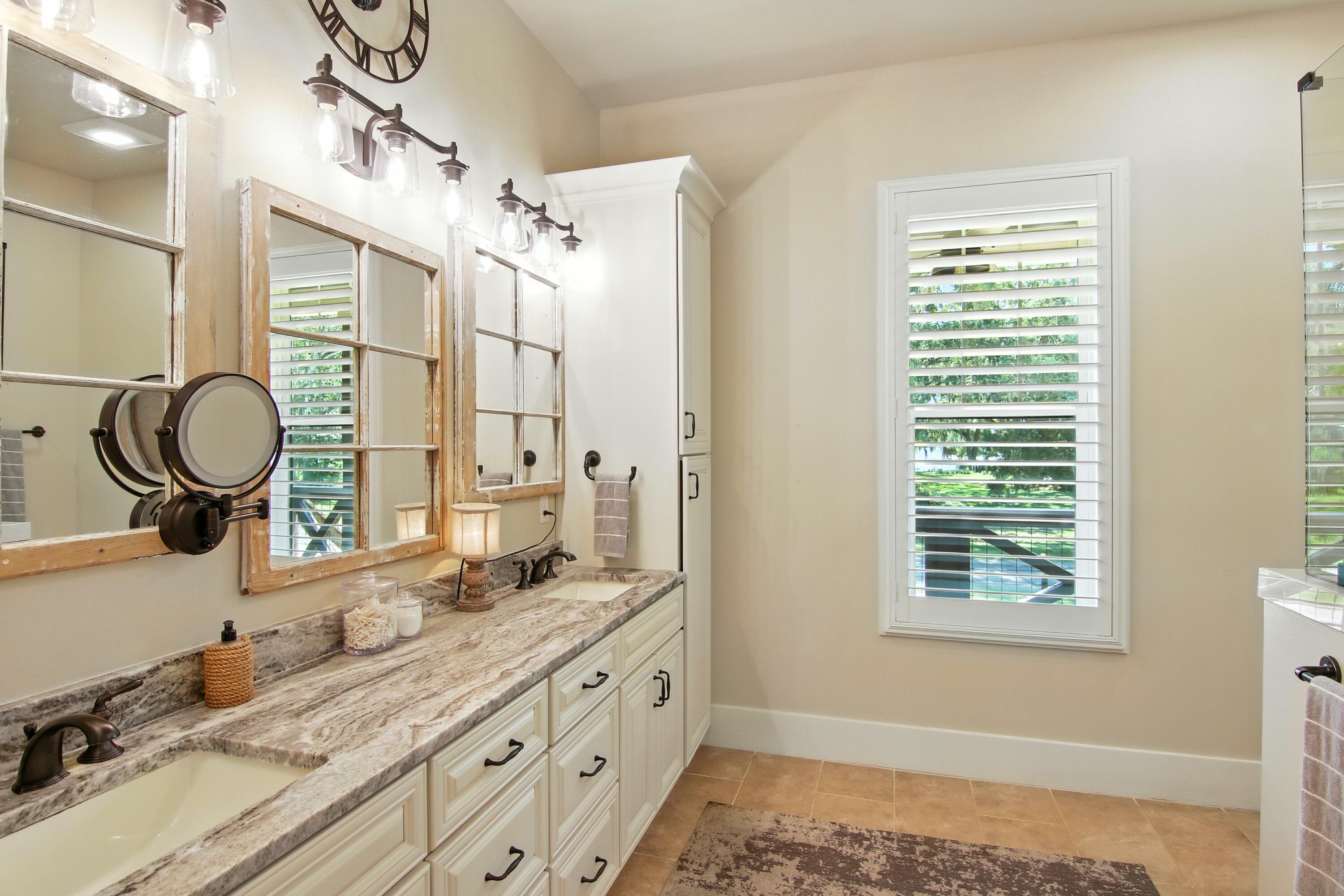 400 Pitts Bayshore Drive Freeport FL 32439