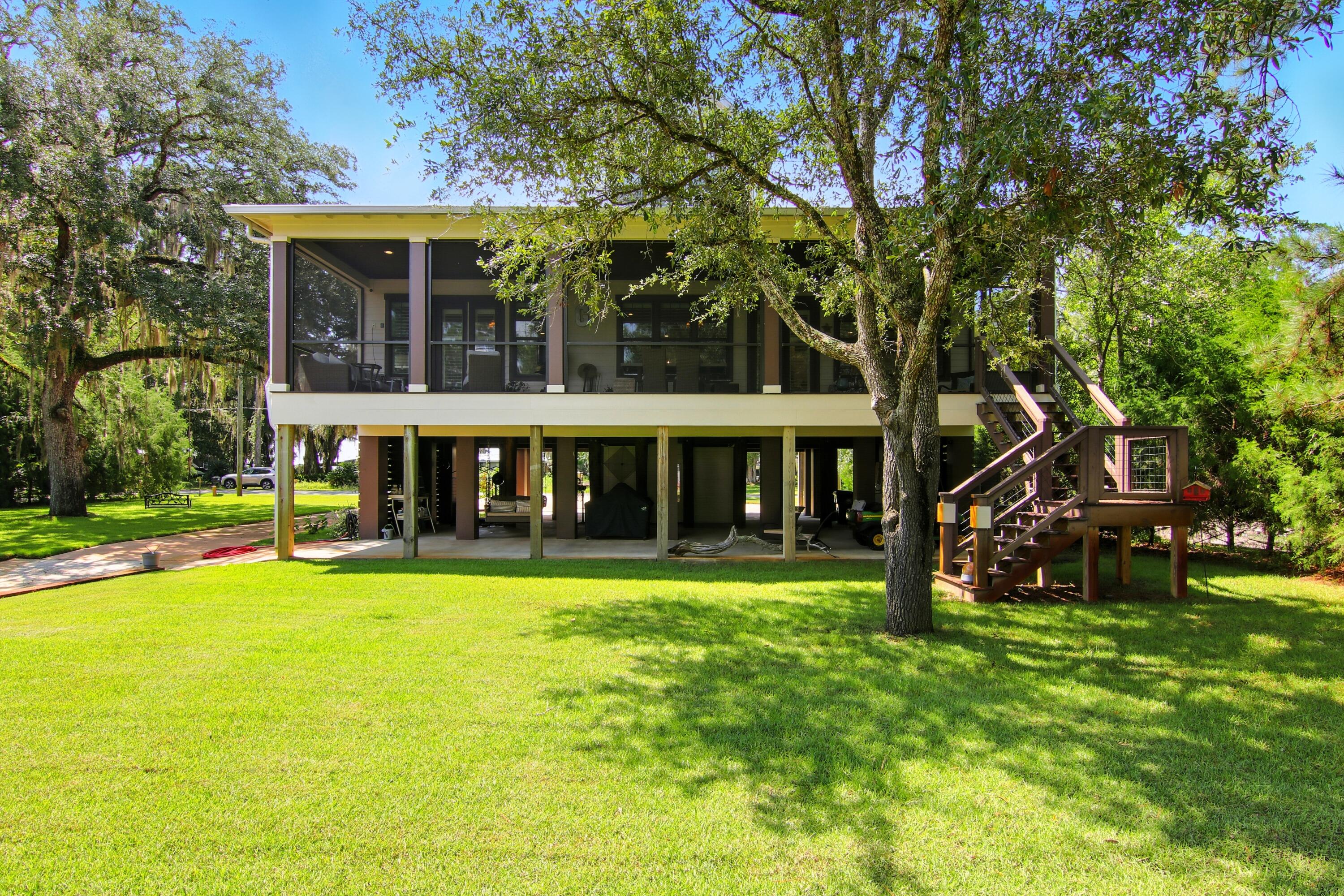 400 Pitts Bayshore Drive Freeport FL 32439