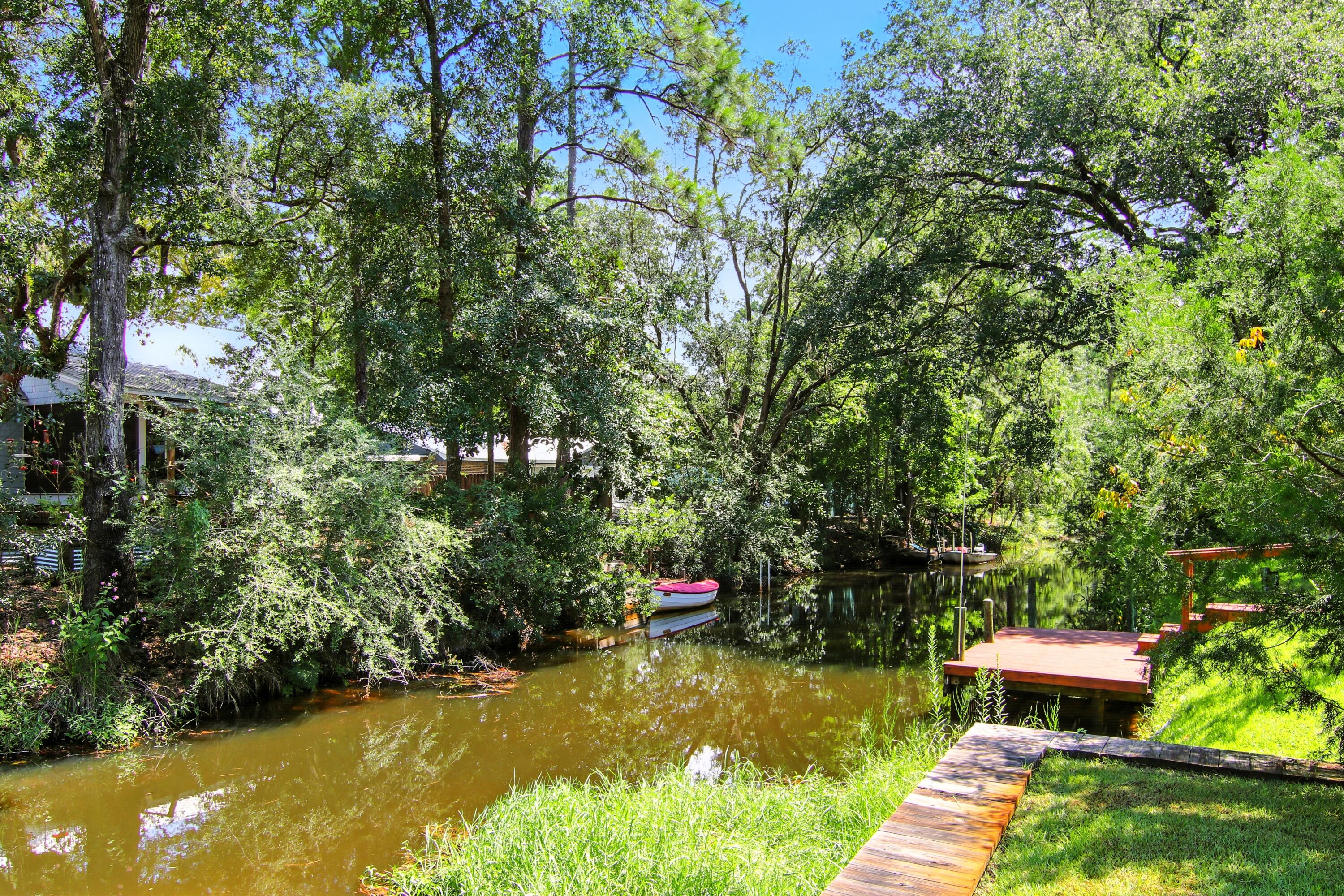 400 Pitts Bayshore Drive Freeport FL 32439