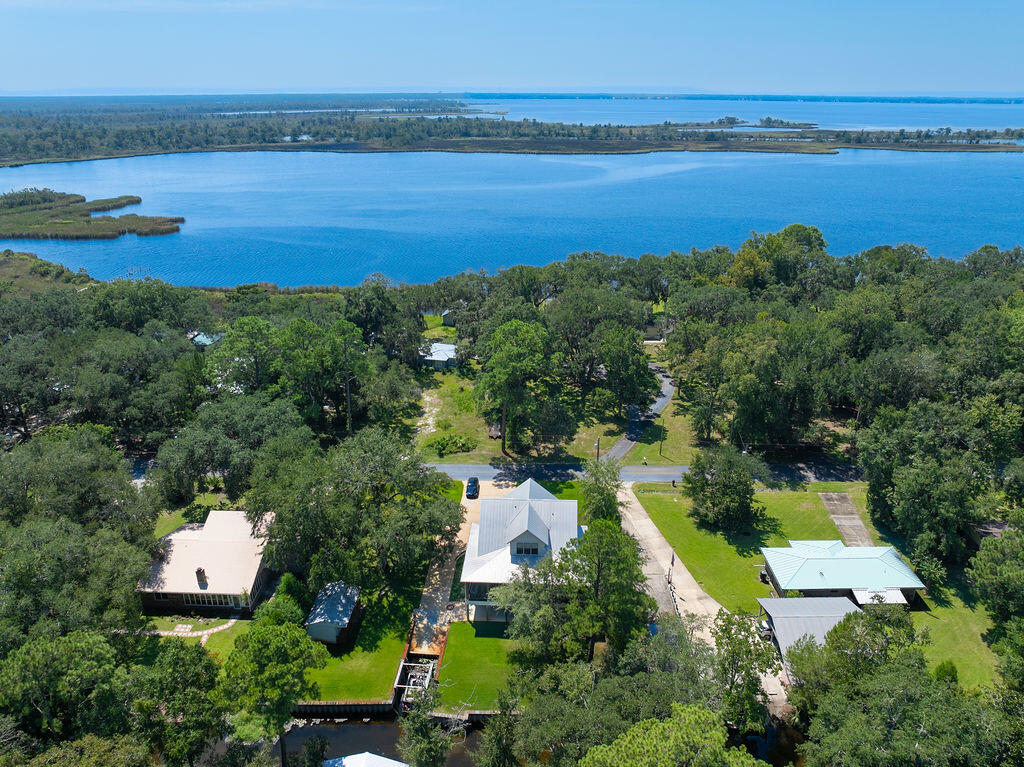 400 Pitts Bayshore Drive Freeport FL 32439
