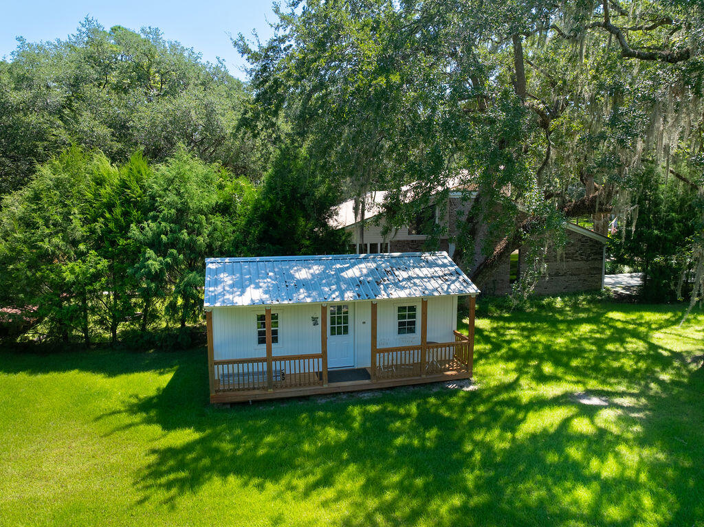 400 Pitts Bayshore Drive Freeport FL 32439