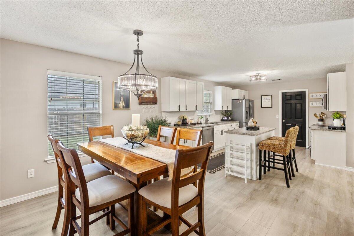 6613 Fairmont Street Navarre FL 32566