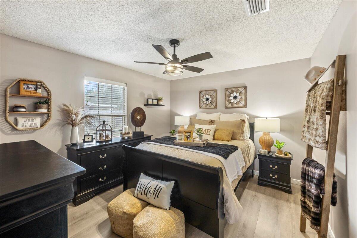 6613 Fairmont Street Navarre FL 32566
