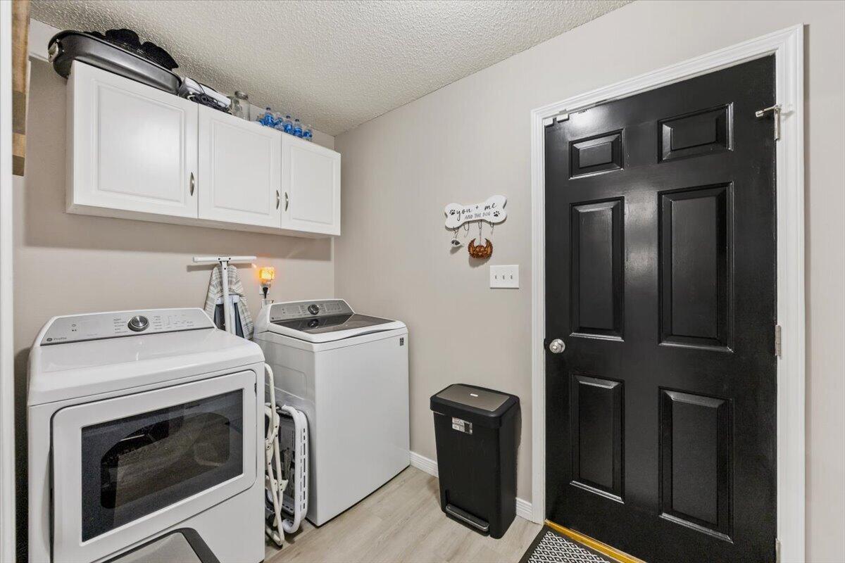 6613 Fairmont Street Navarre FL 32566