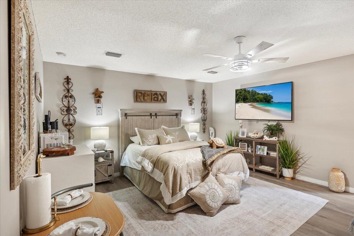 6613 Fairmont Street Navarre FL 32566