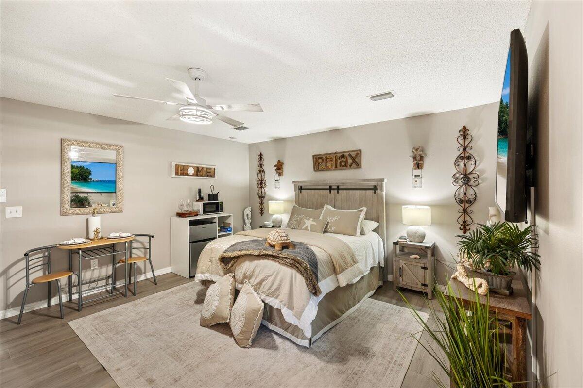 6613 Fairmont Street Navarre FL 32566