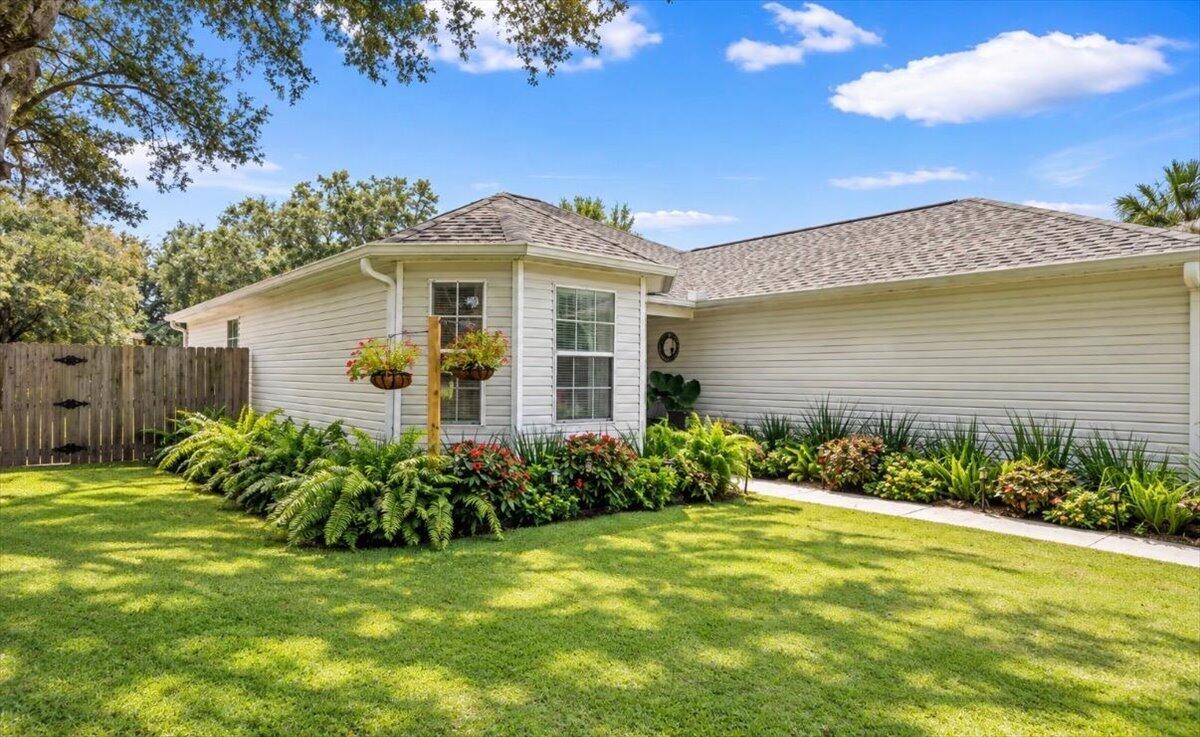 6613 Fairmont Street Navarre FL 32566