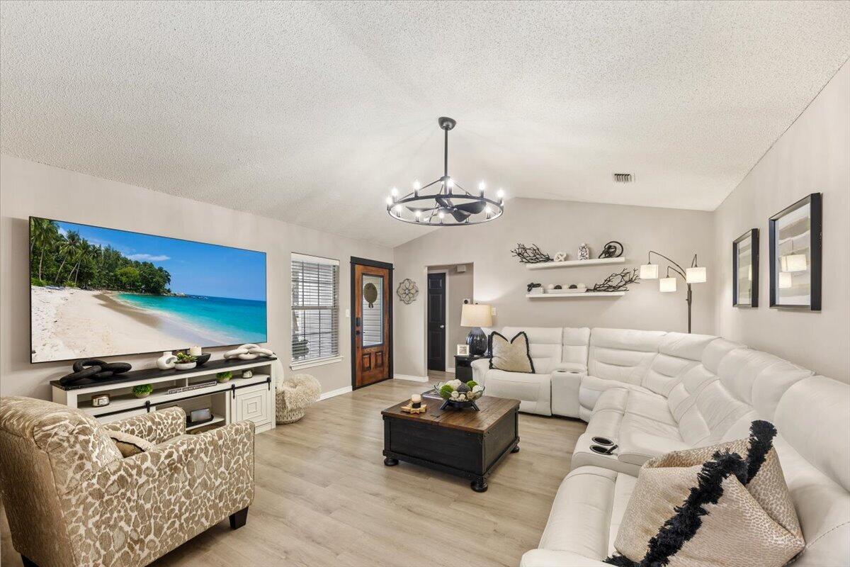 6613 Fairmont Street Navarre FL 32566