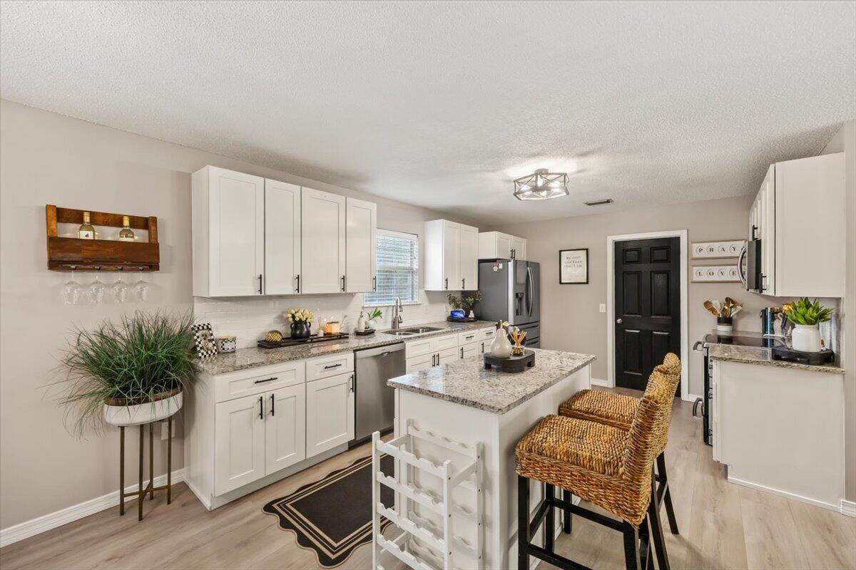6613 Fairmont Street Navarre FL 32566
