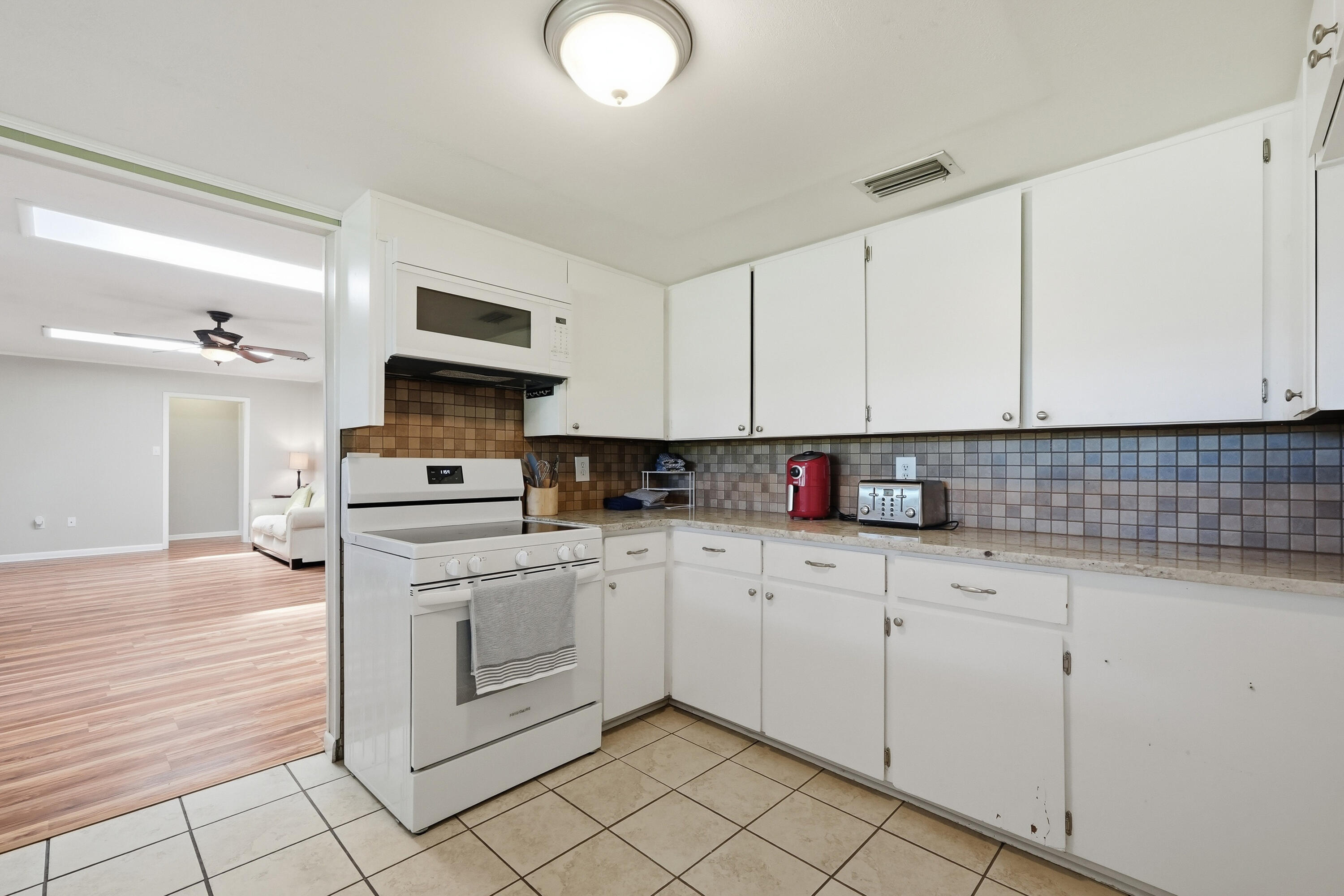 98 Country Club Road Shalimar FL 32579