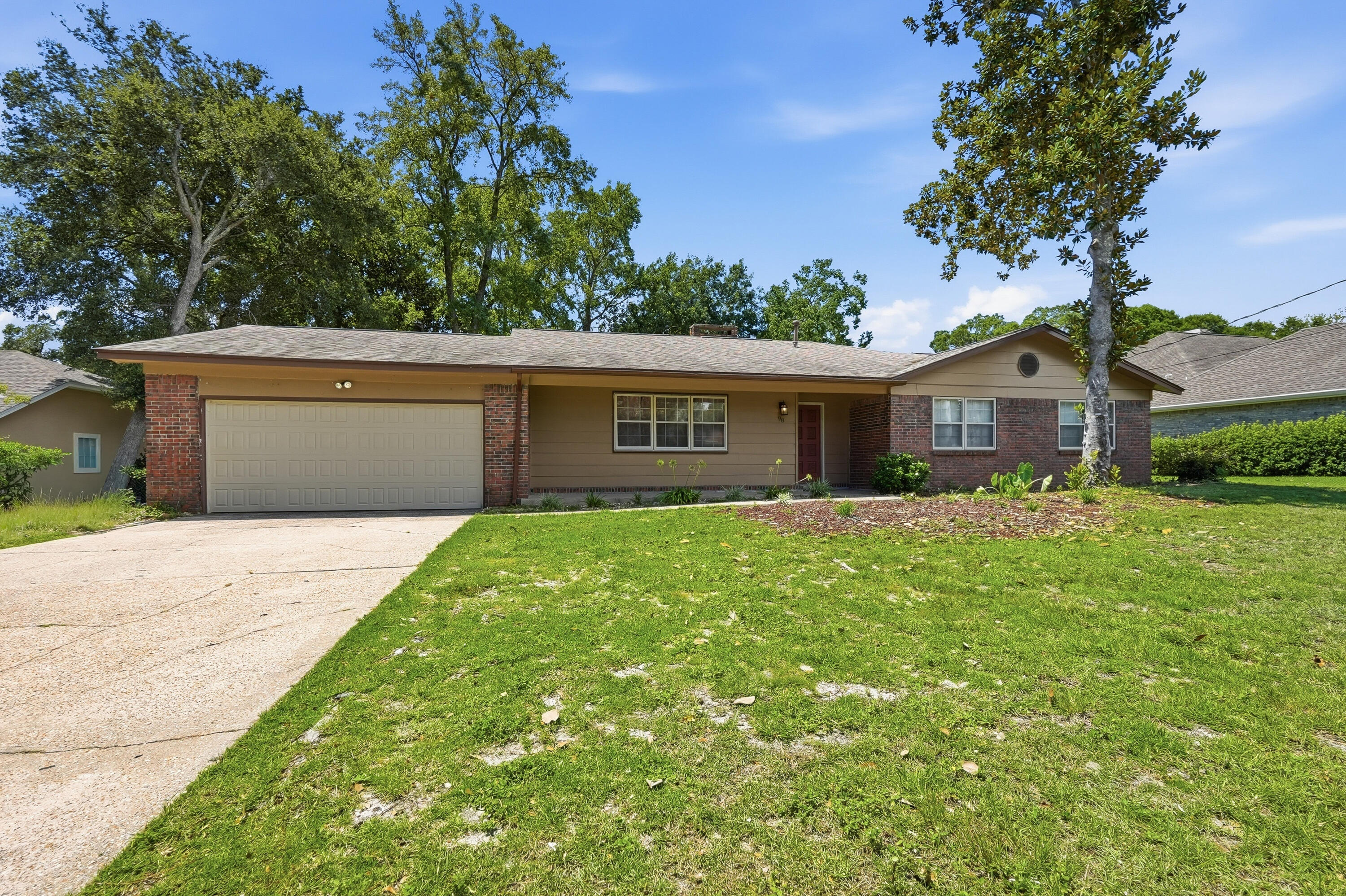 98 Country Club Road Shalimar FL 32579