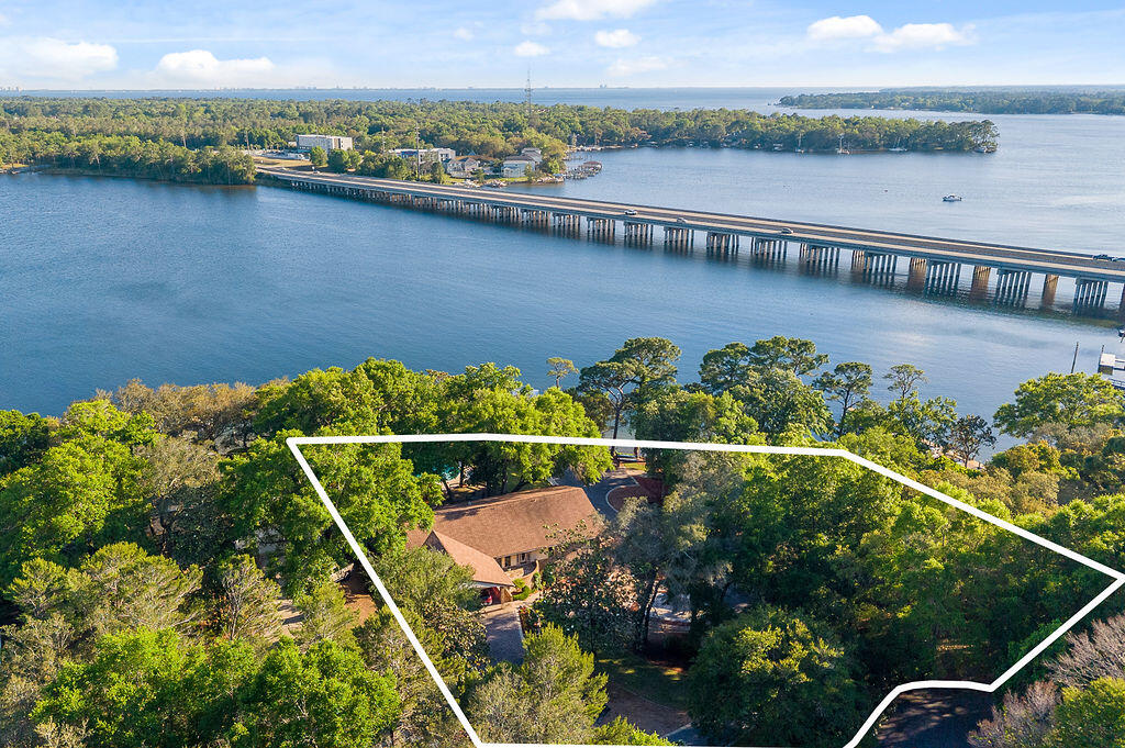 104 Bayou Drive Niceville FL 32578