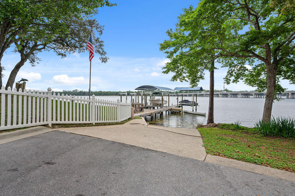 104 Bayou Drive Niceville FL 32578