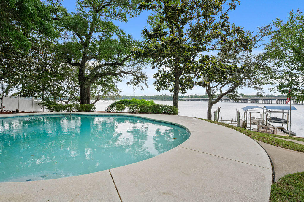104 Bayou Drive Niceville FL 32578