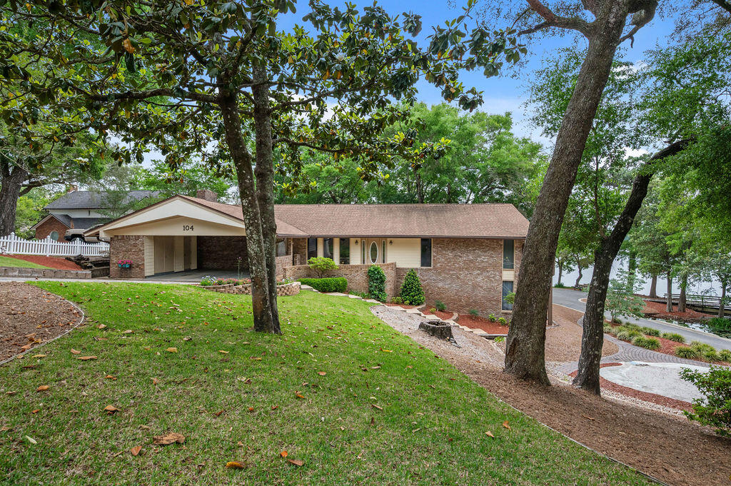 104 Bayou Drive Niceville FL 32578