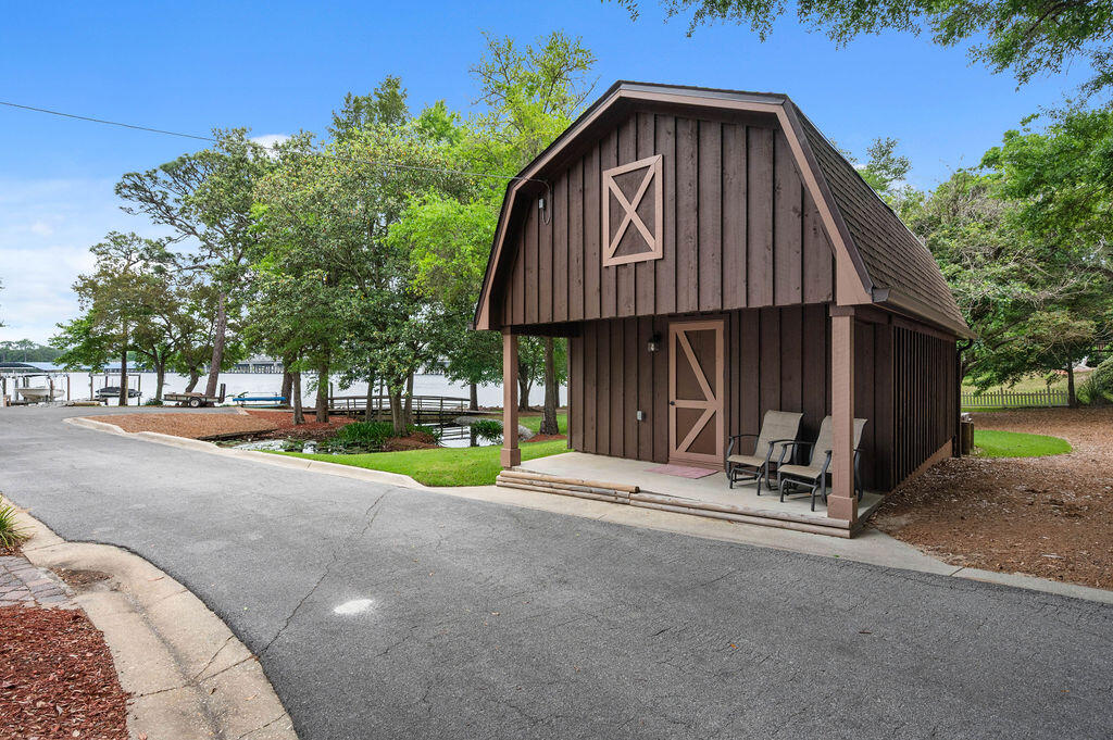 104 Bayou Drive Niceville FL 32578
