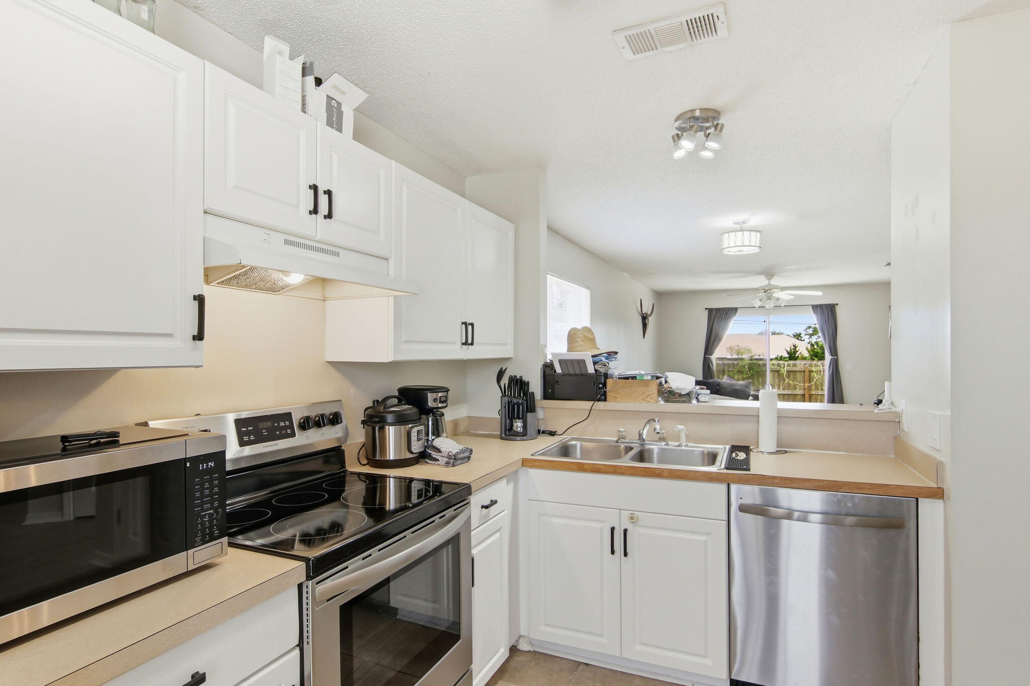 7660 Chablis Circle Navarre FL 32566