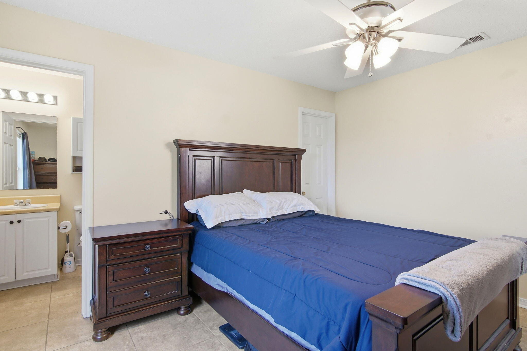 7660 Chablis Circle Navarre FL 32566