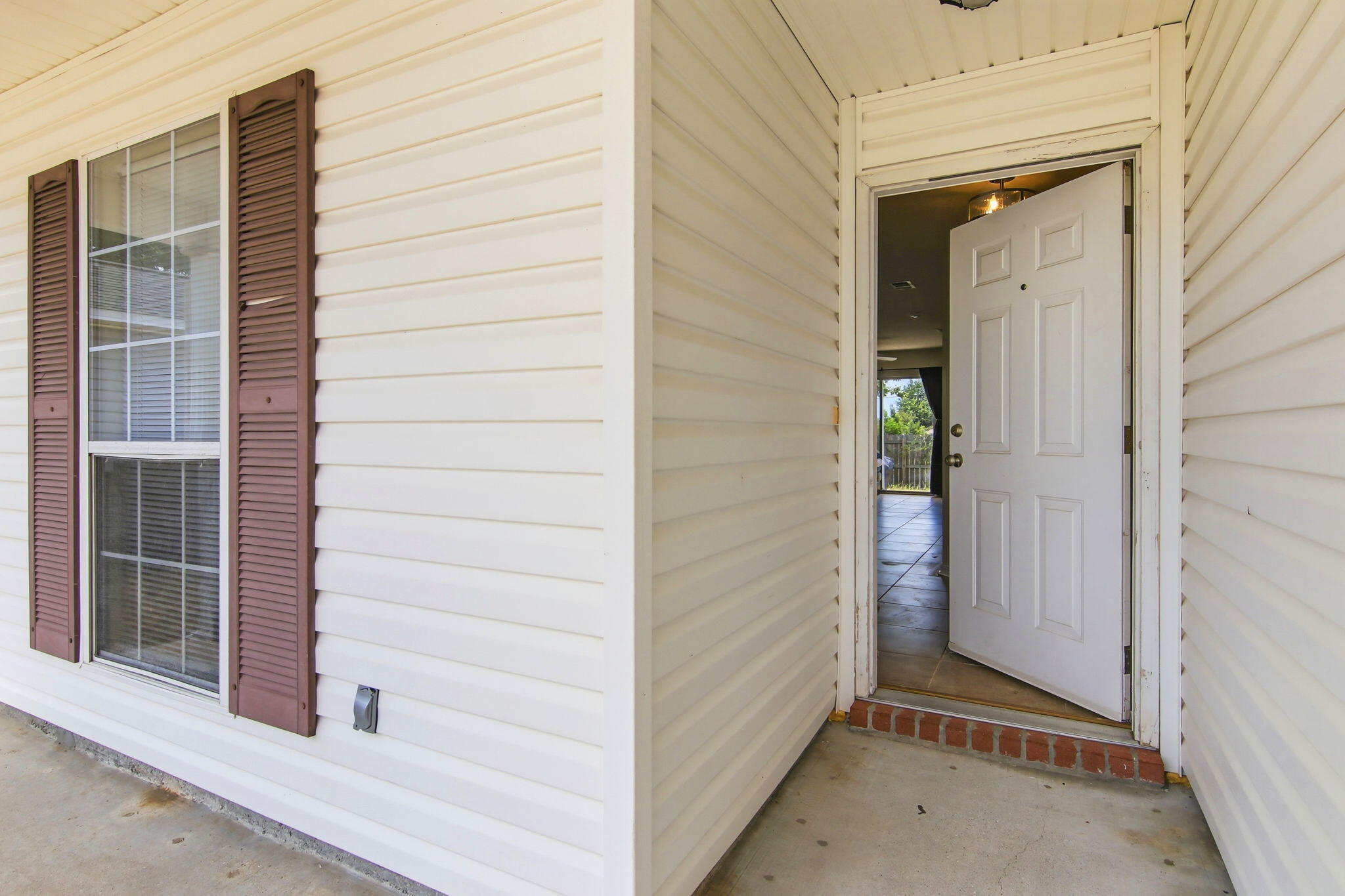 7660 Chablis Circle Navarre FL 32566