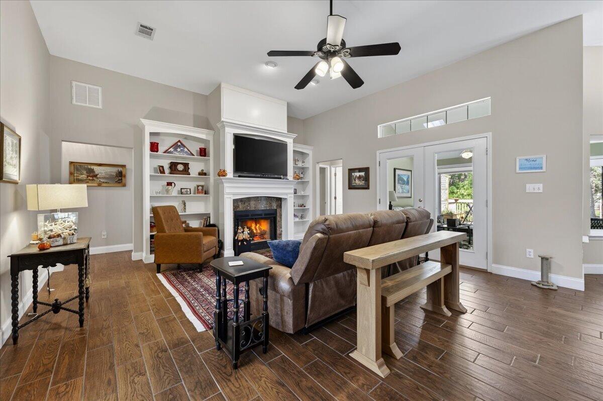 205 Yacht Club Drive Niceville FL 32578