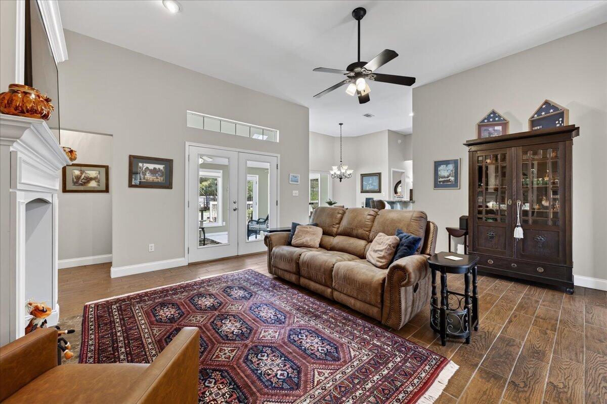 205 Yacht Club Drive Niceville FL 32578