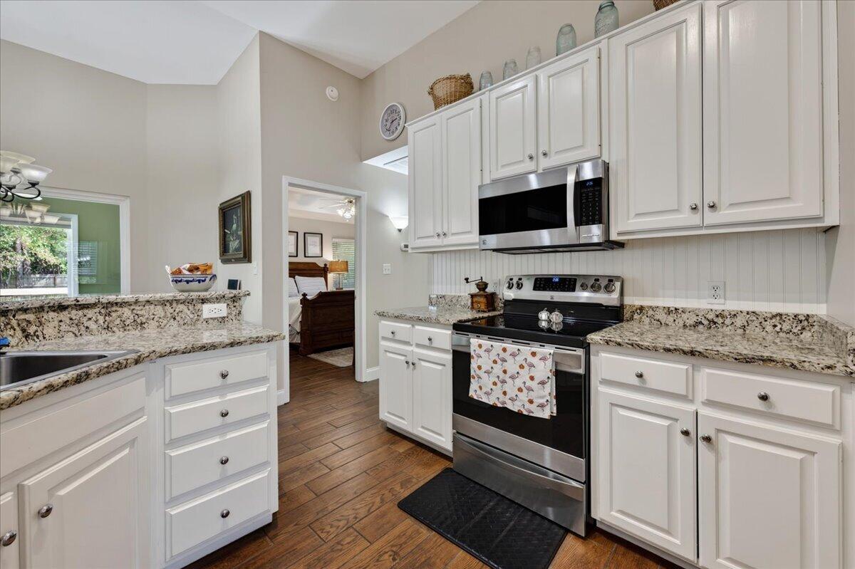 205 Yacht Club Drive Niceville FL 32578