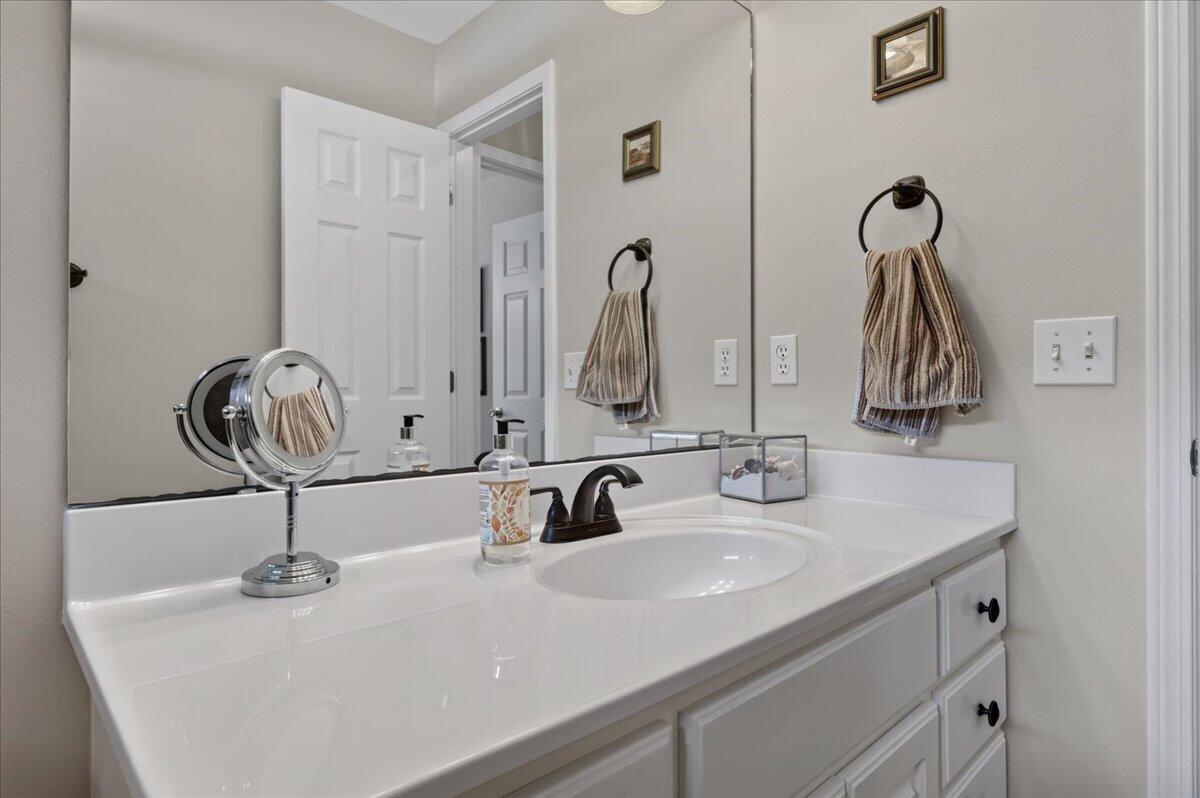205 Yacht Club Drive Niceville FL 32578