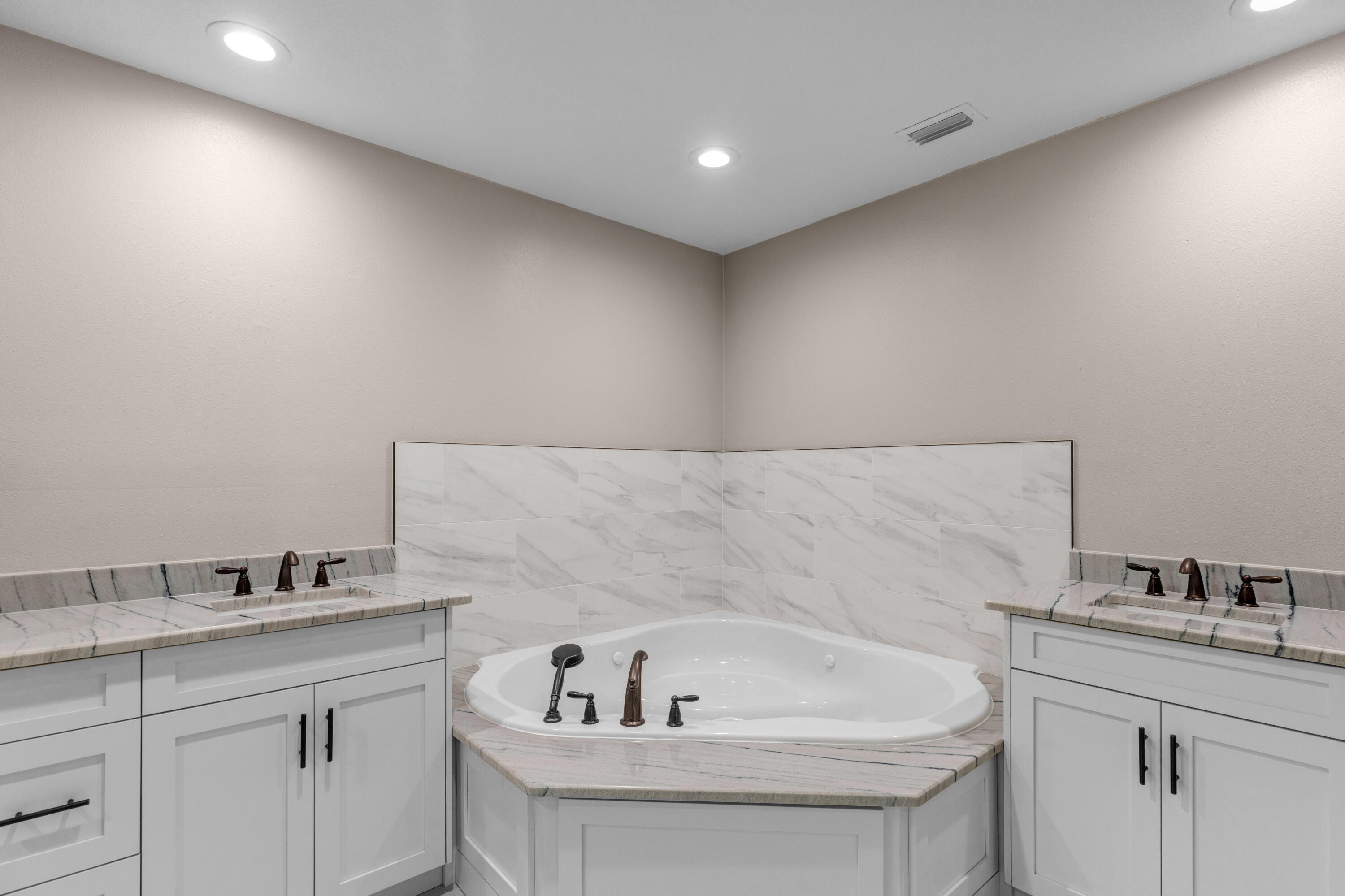 343 Oaklake Lane Niceville FL 32578