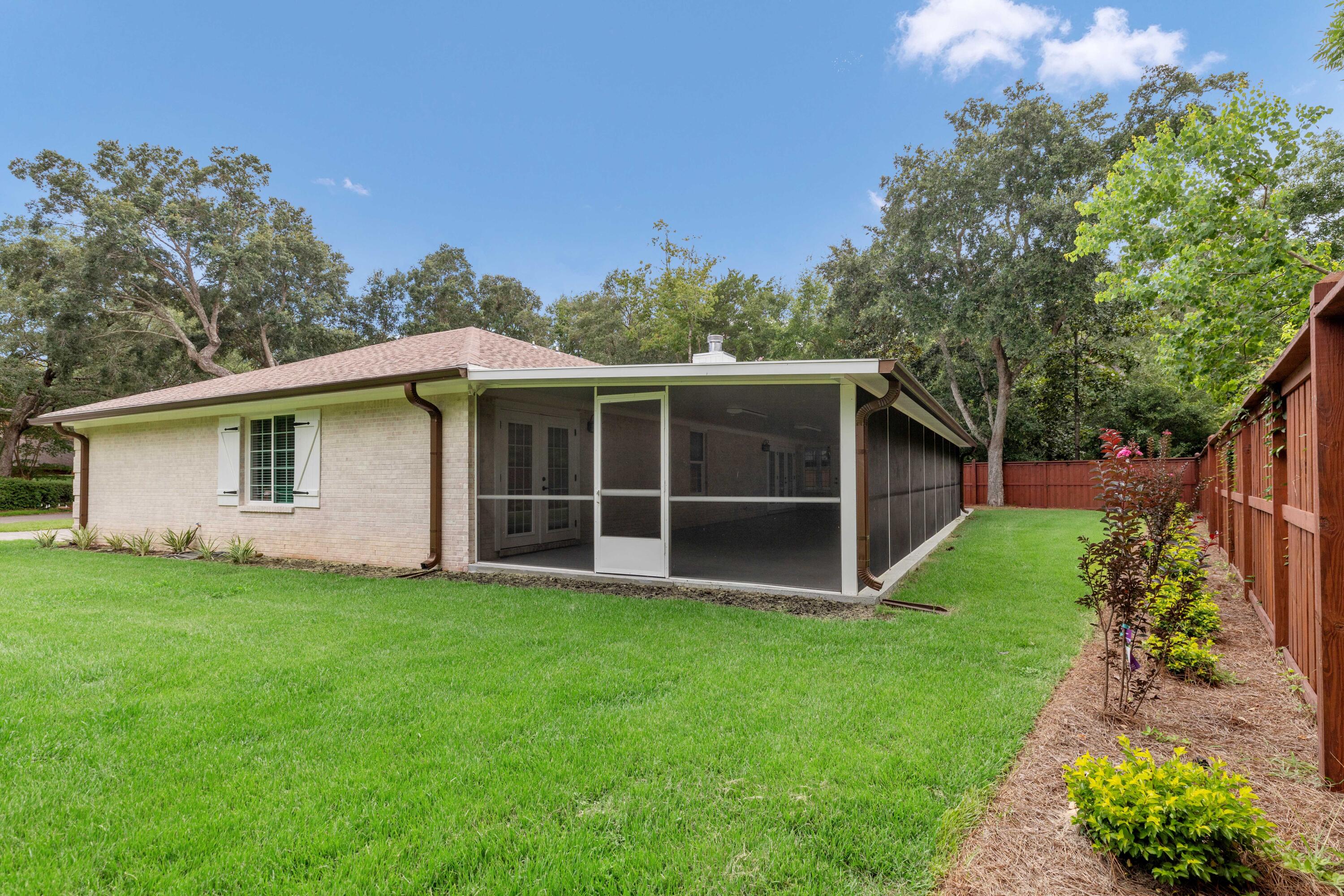 343 Oaklake Lane Niceville FL 32578