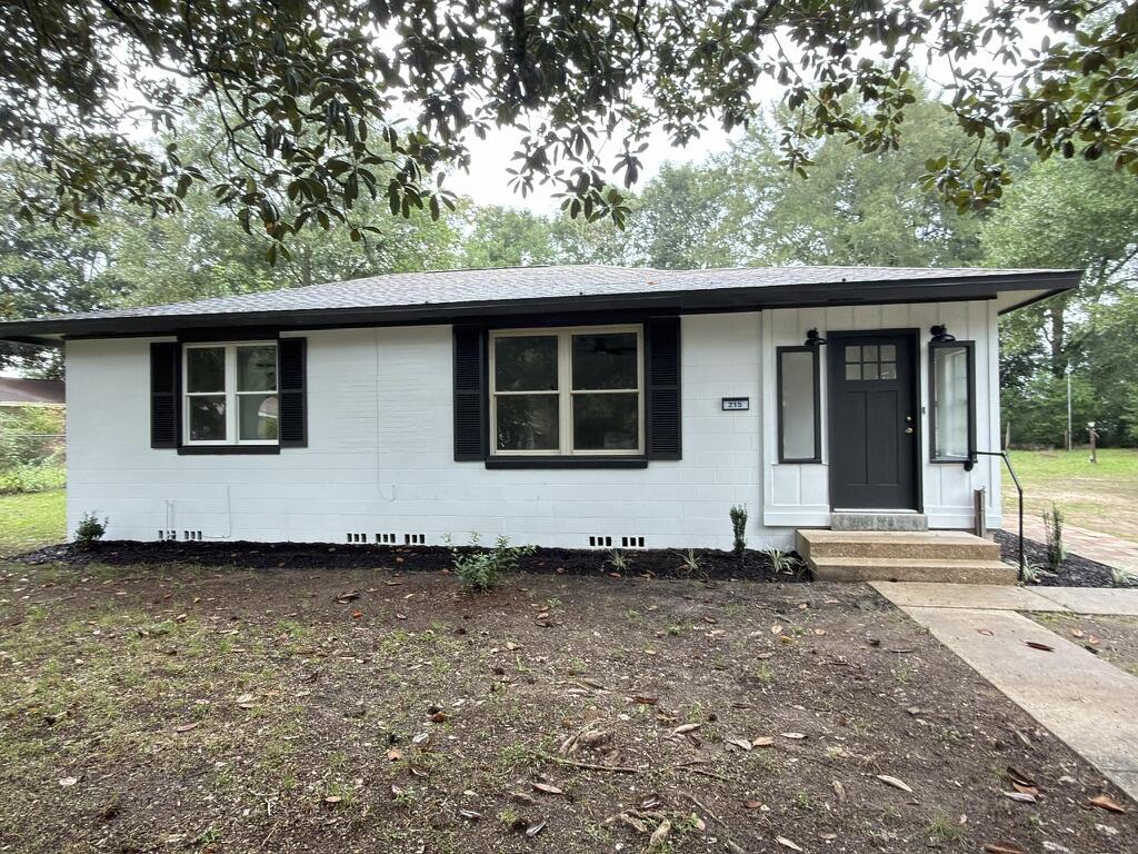 215 E 3rd Avenue Crestview FL 32536