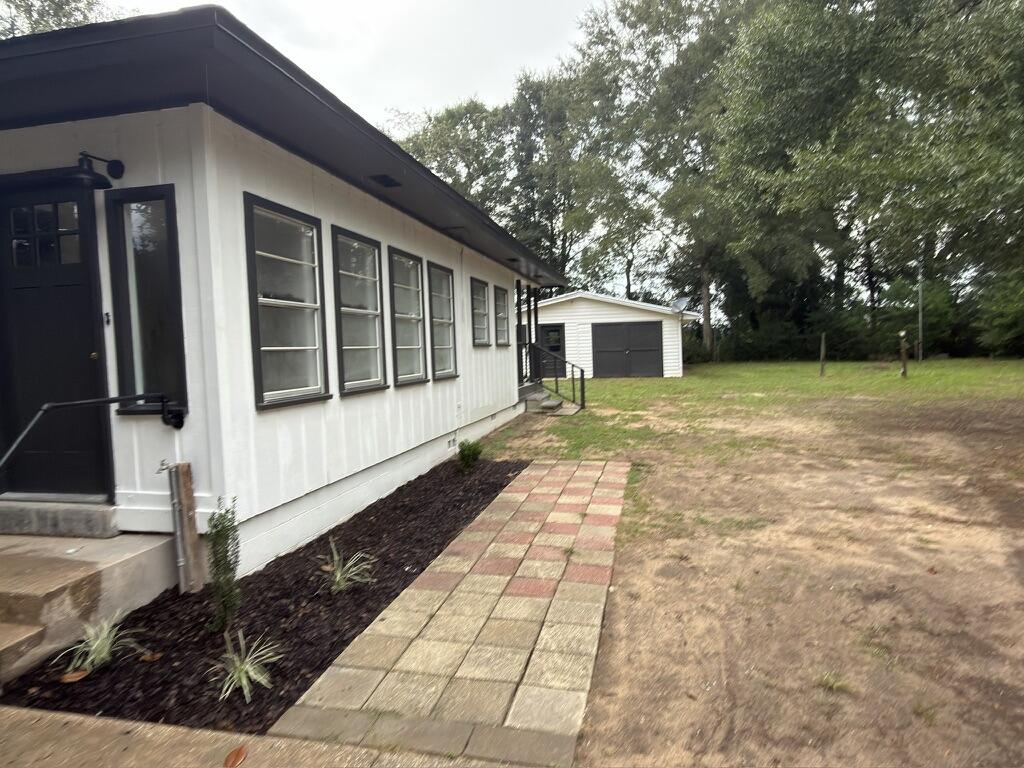 215 E 3rd Avenue Crestview FL 32536