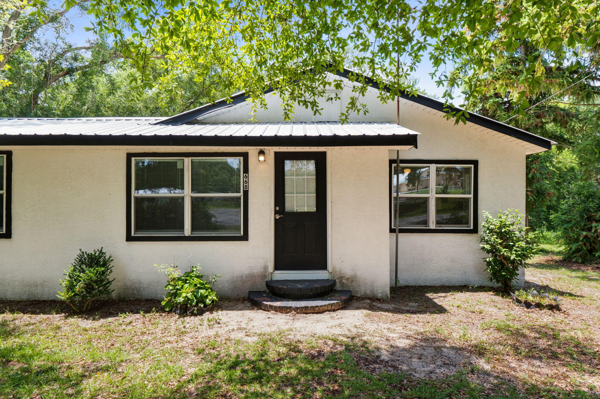 668 Wrights Creek Road Caryville FL 32427