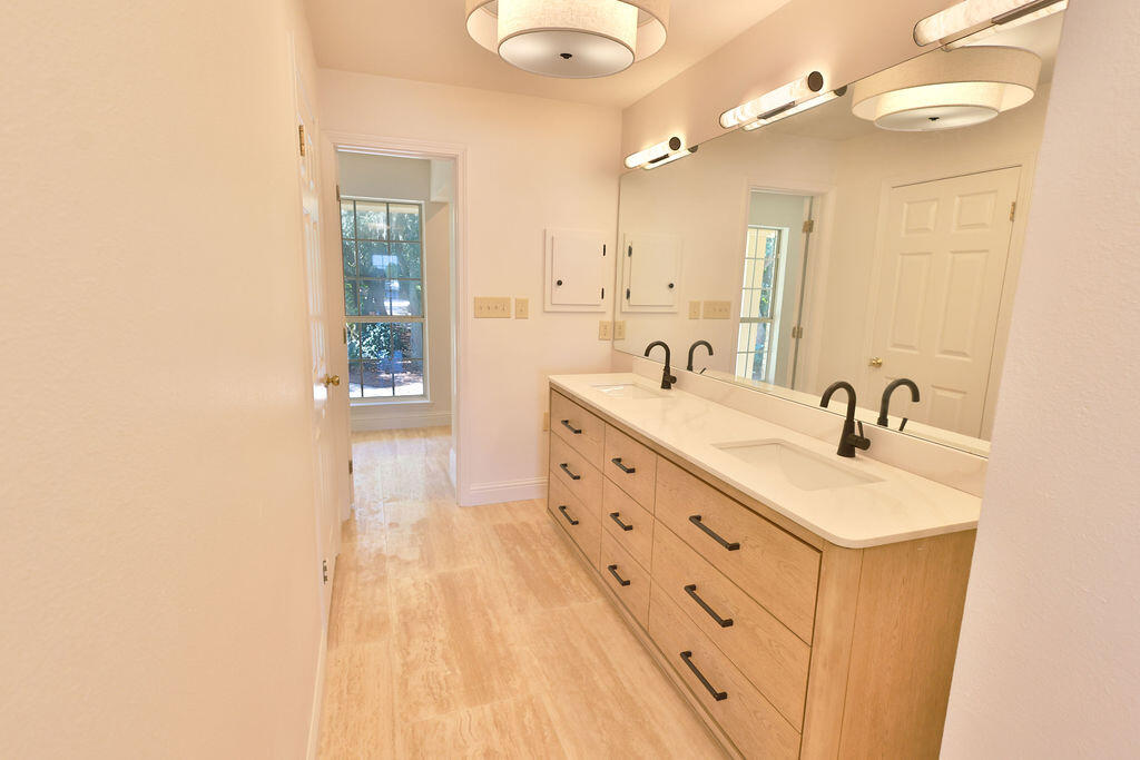 217 NE Yacht Club Drive Fort Walton Beach FL 32548
