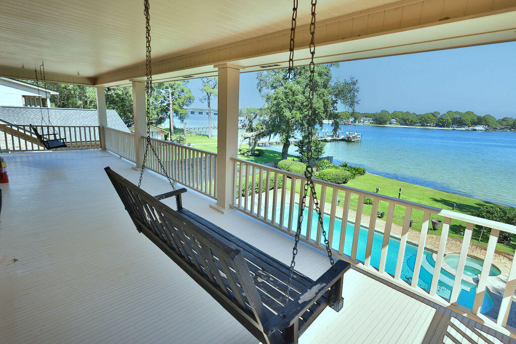 217 NE Yacht Club Drive Fort Walton Beach FL 32548